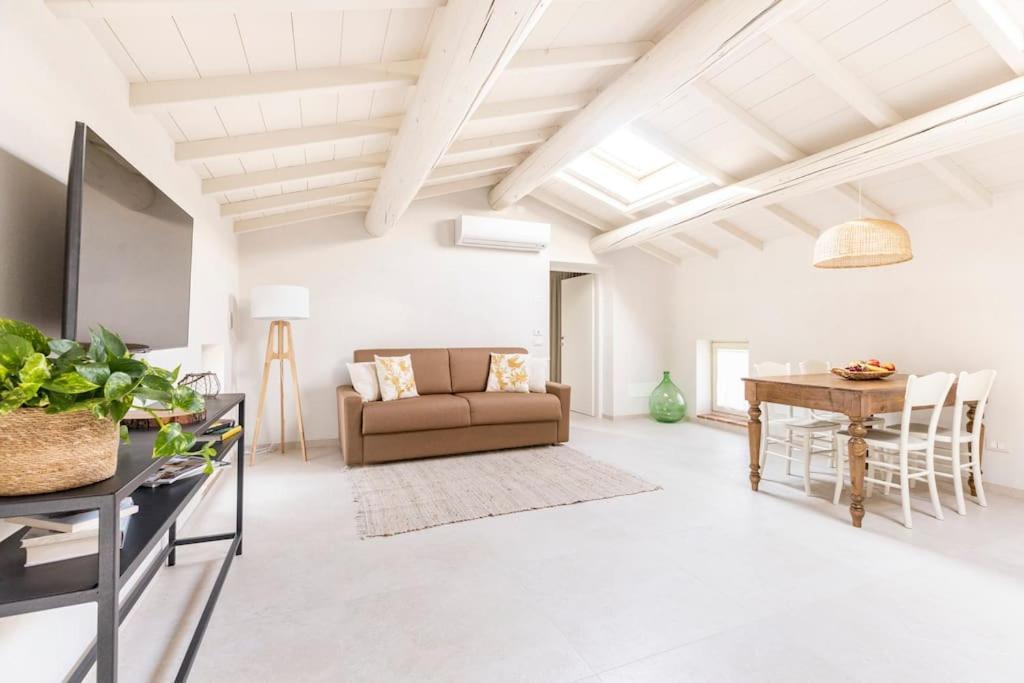 Verdeolivo 1876 - Apartments & Pool Mezzane di Sotto エクステリア 写真