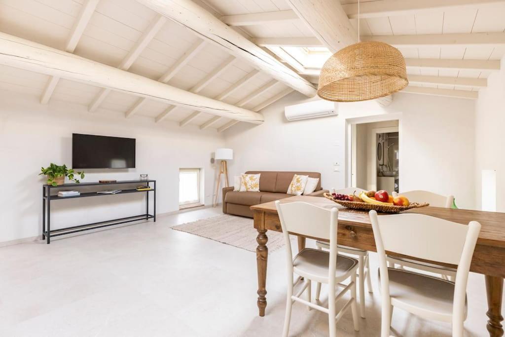 Verdeolivo 1876 - Apartments & Pool Mezzane di Sotto エクステリア 写真