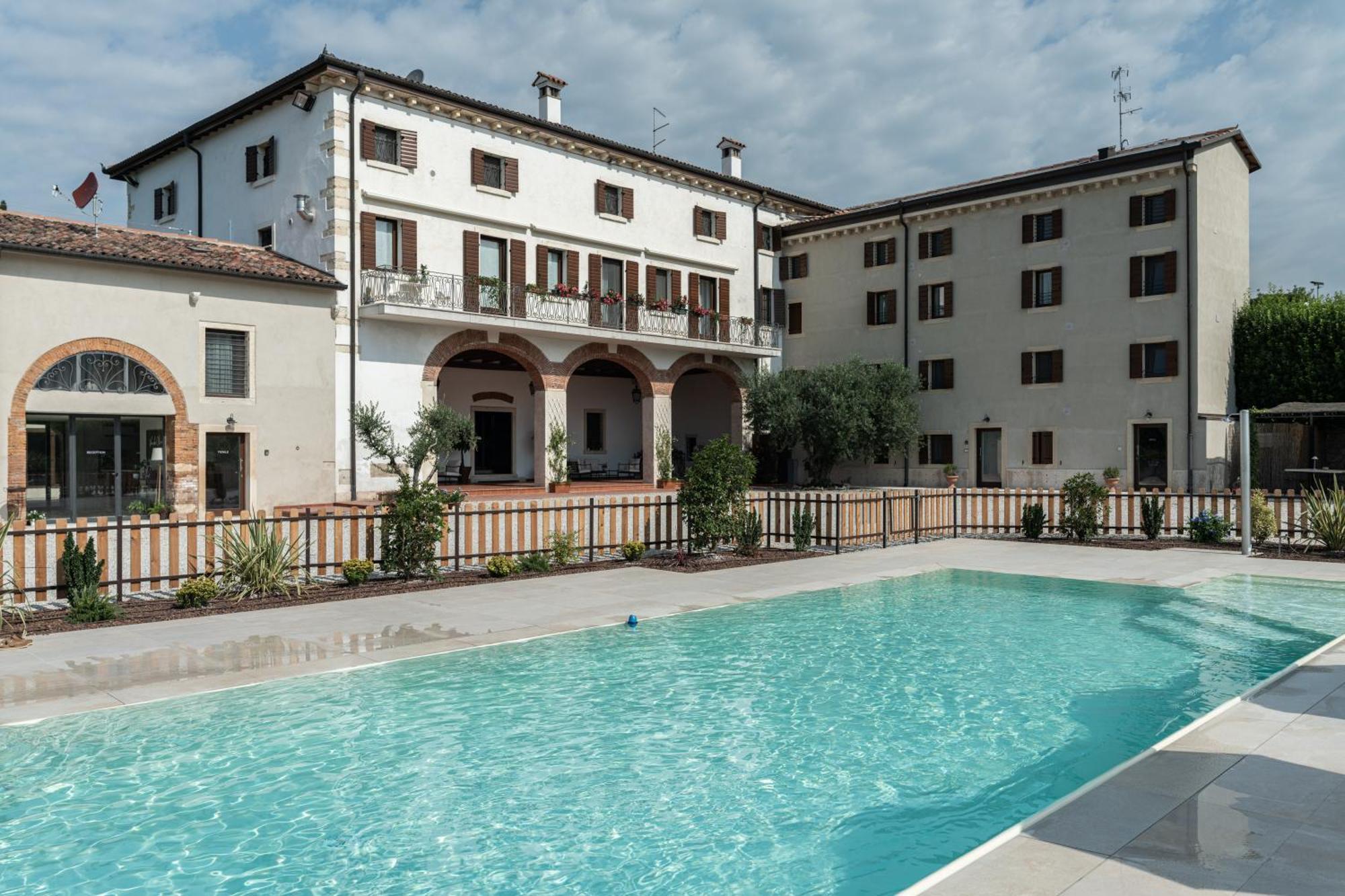 Verdeolivo 1876 - Apartments & Pool Mezzane di Sotto エクステリア 写真