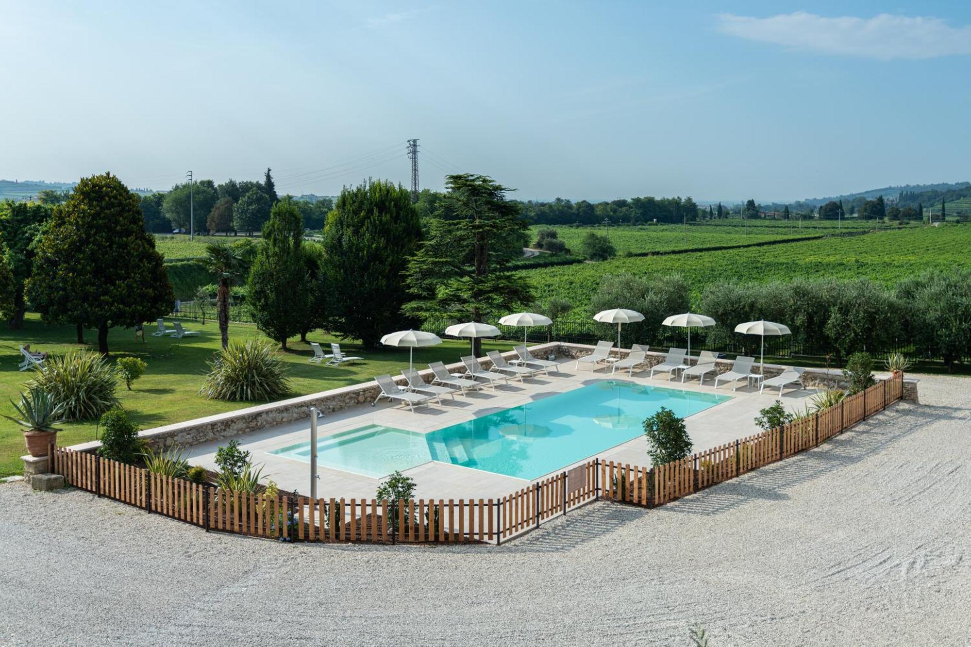 Verdeolivo 1876 - Apartments & Pool Mezzane di Sotto エクステリア 写真